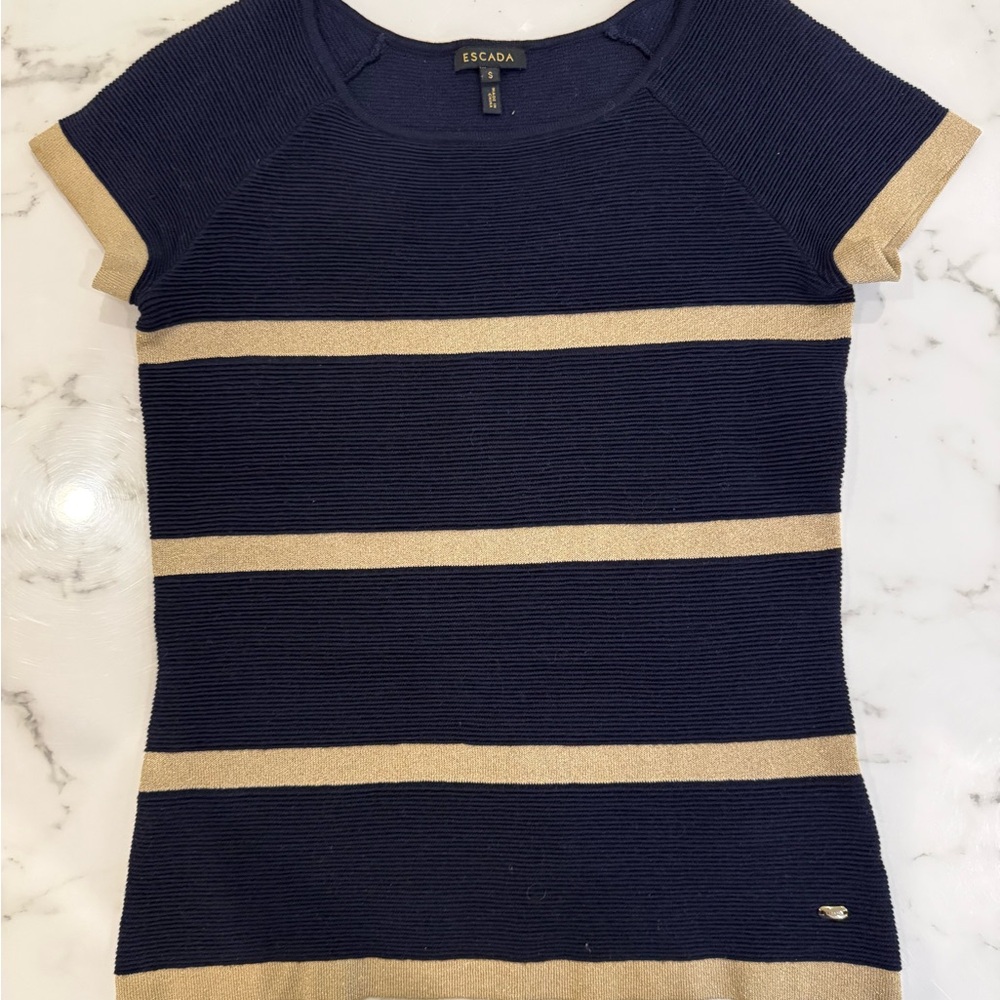 ESCADA Short Sleeve Knit Top in Navy and Gold, size small